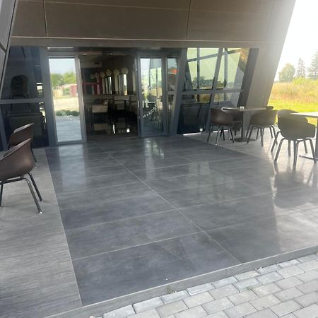 Penzion Black Hut Dunajská Streda Εξωτερικό φωτογραφία